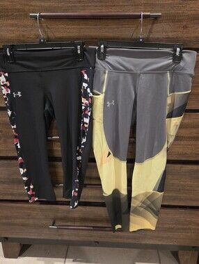 Under Armour Compression Capris & Leggings size Large Bundle of 2